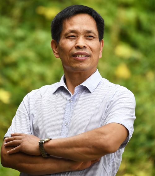 书法名家张青山：墨香四溢 成就斐然