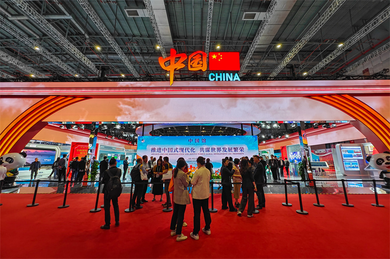 第七届进博会意向成交金额800.1亿美元