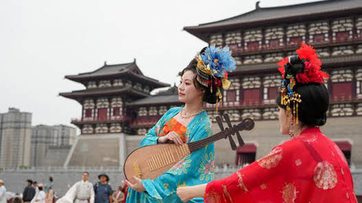 经济观察｜中国“五一”旅游热度攀升 消费潜力持续释放